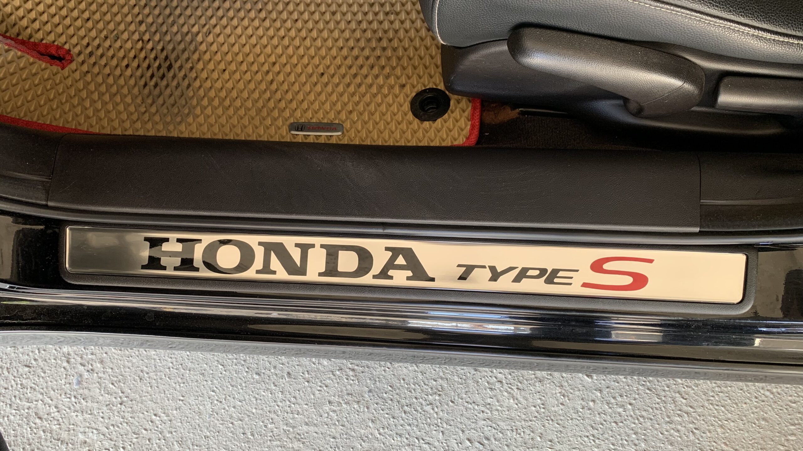 Накладки на пороги Type S Honda Accord 8 — изображение 4