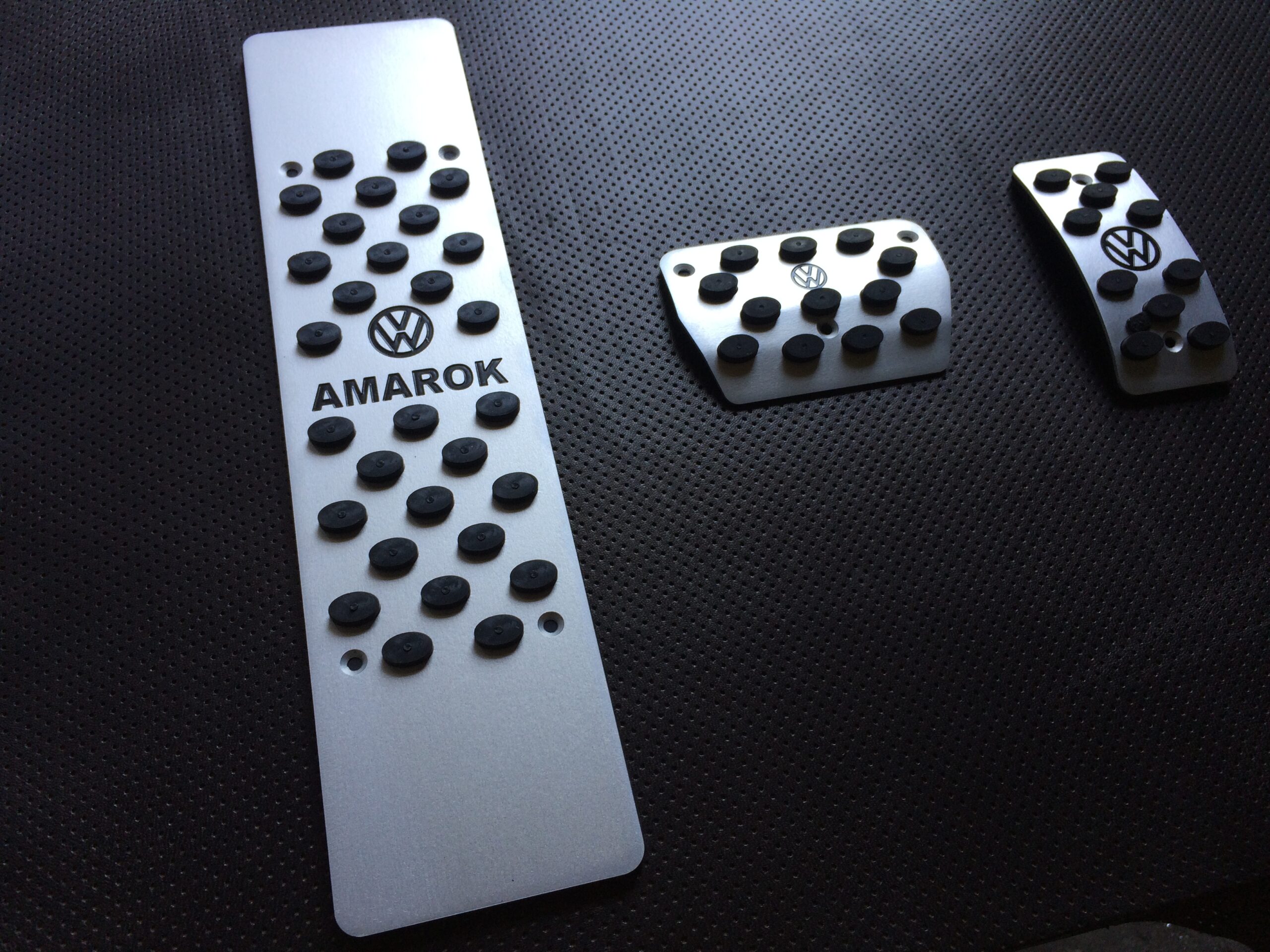 Накладки на педали Volkswagen Amarok 1 — изображение 3
