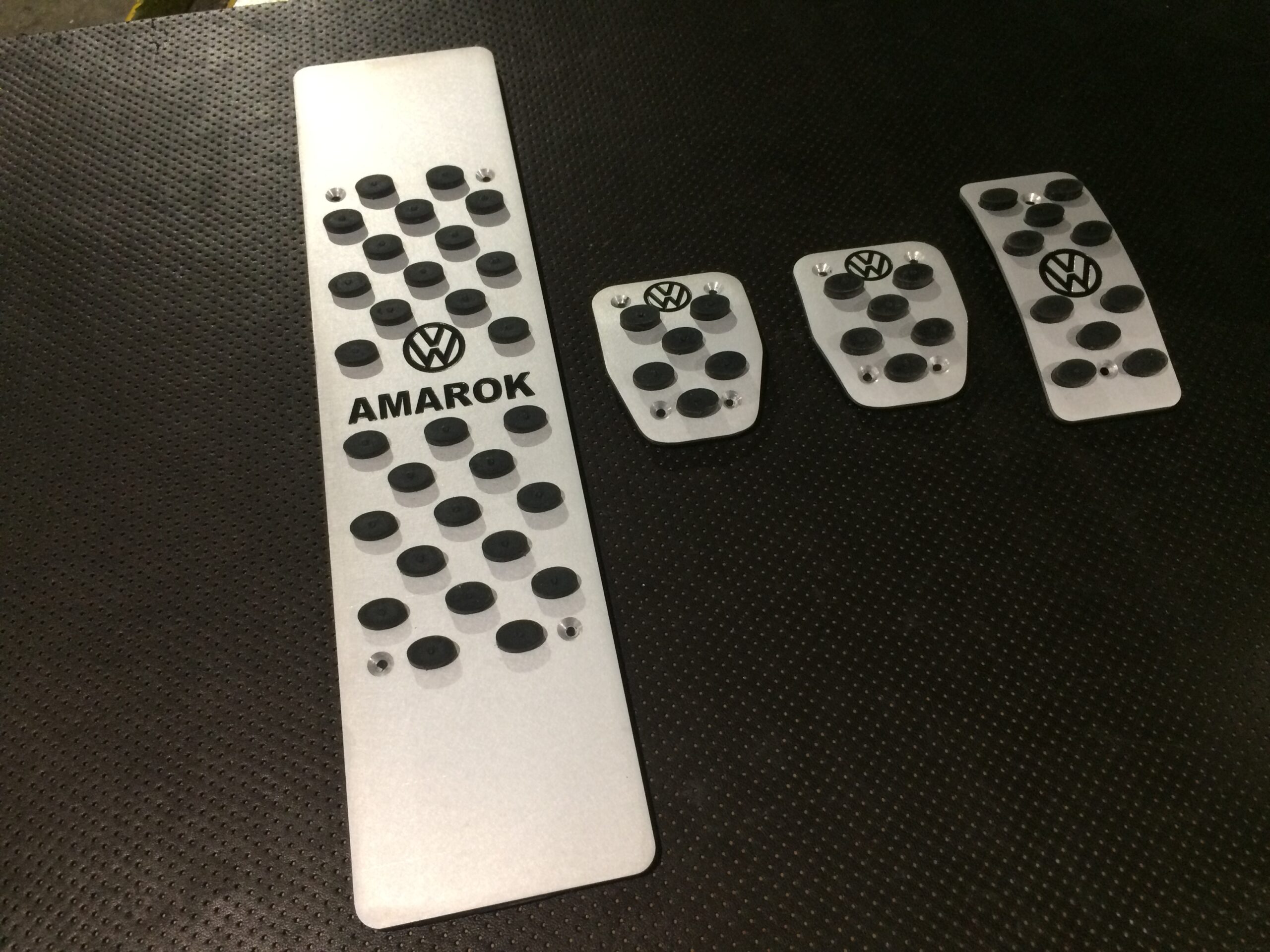 Накладки на педали Volkswagen Amarok 1 — изображение 3