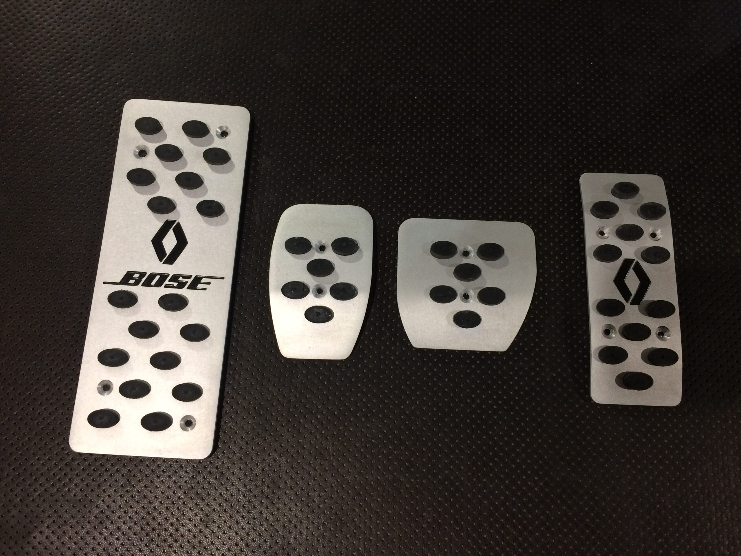 Накладки на педали BOSE Renault Megane 3