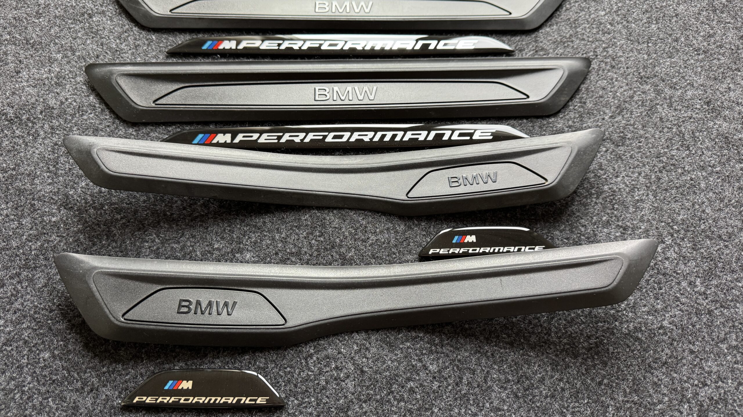 Накладки на порги M Performance BMW F30 — изображение 5