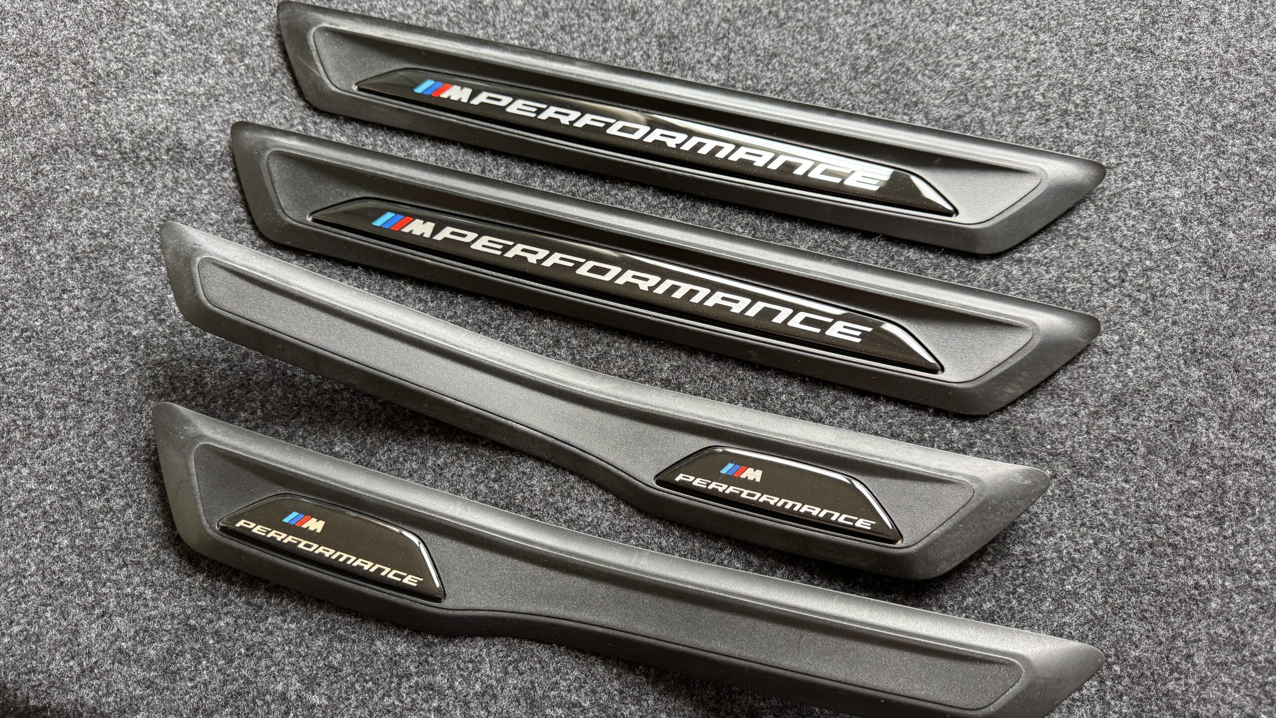 Накладки на порги M Performance BMW F30 — изображение 2