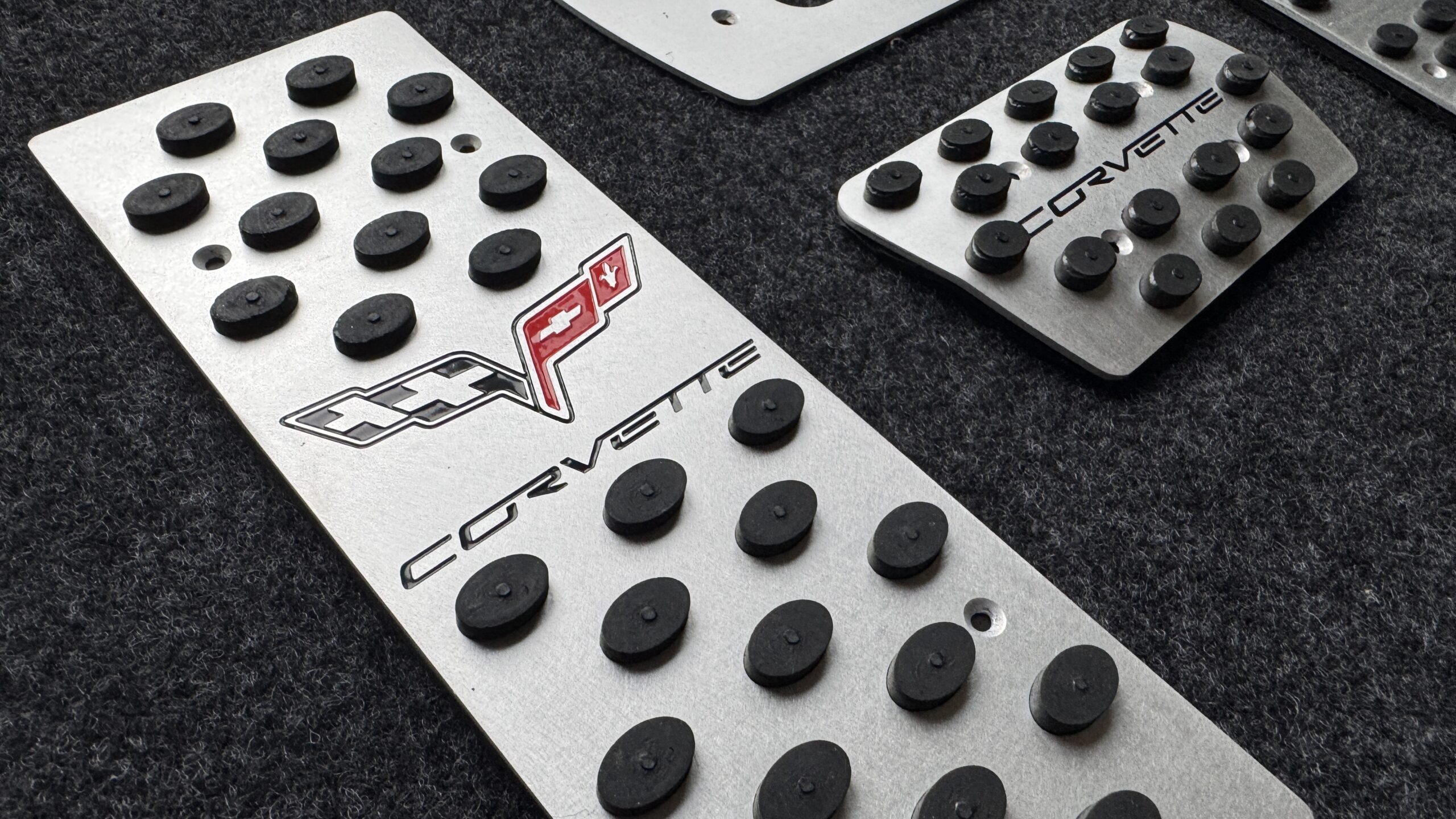 Накладки на педали Chevrolet Corvette C6 — изображение 4