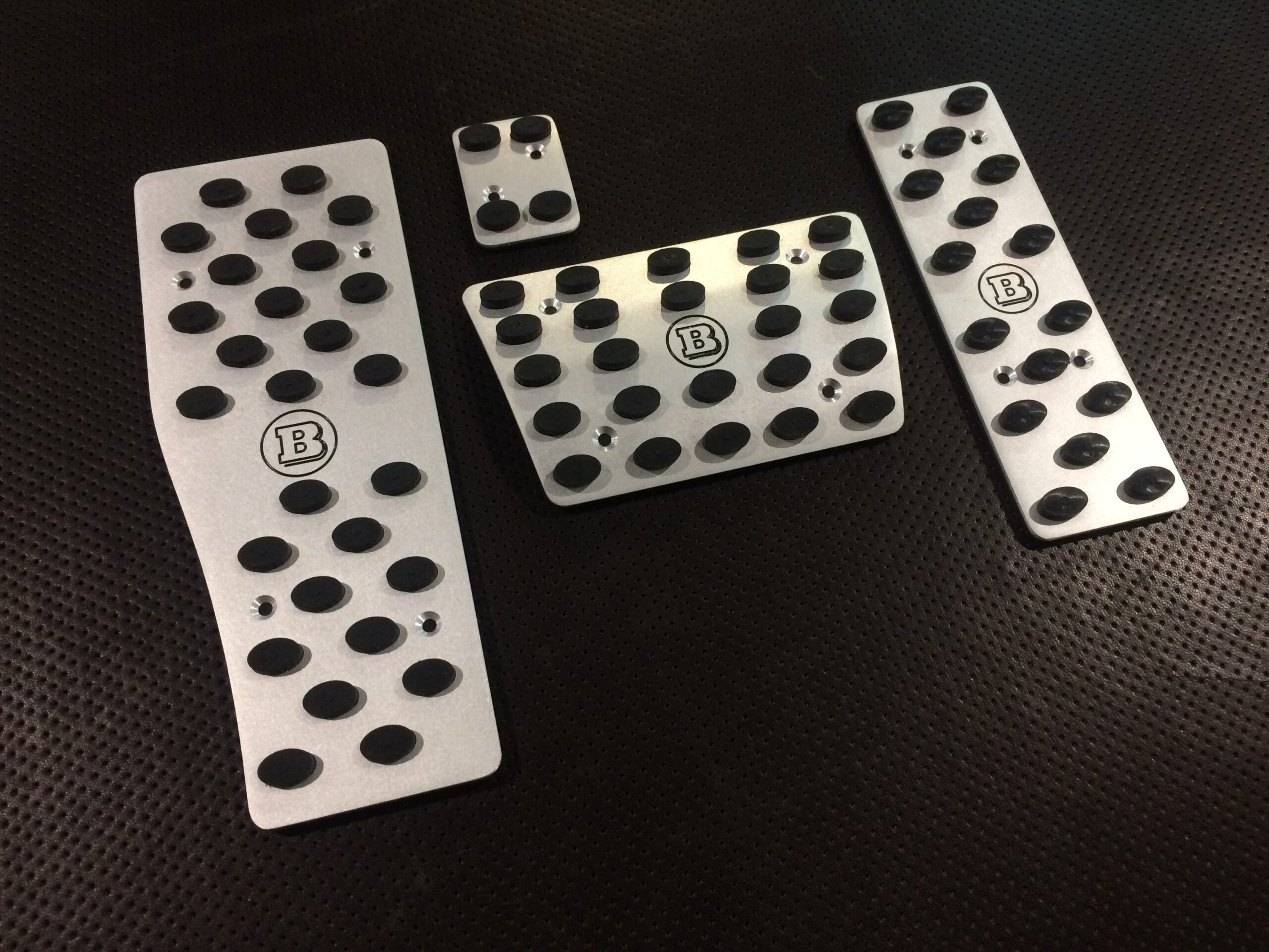 Накладки на педали Brabus Mercedes-Benz R129 — изображение 3